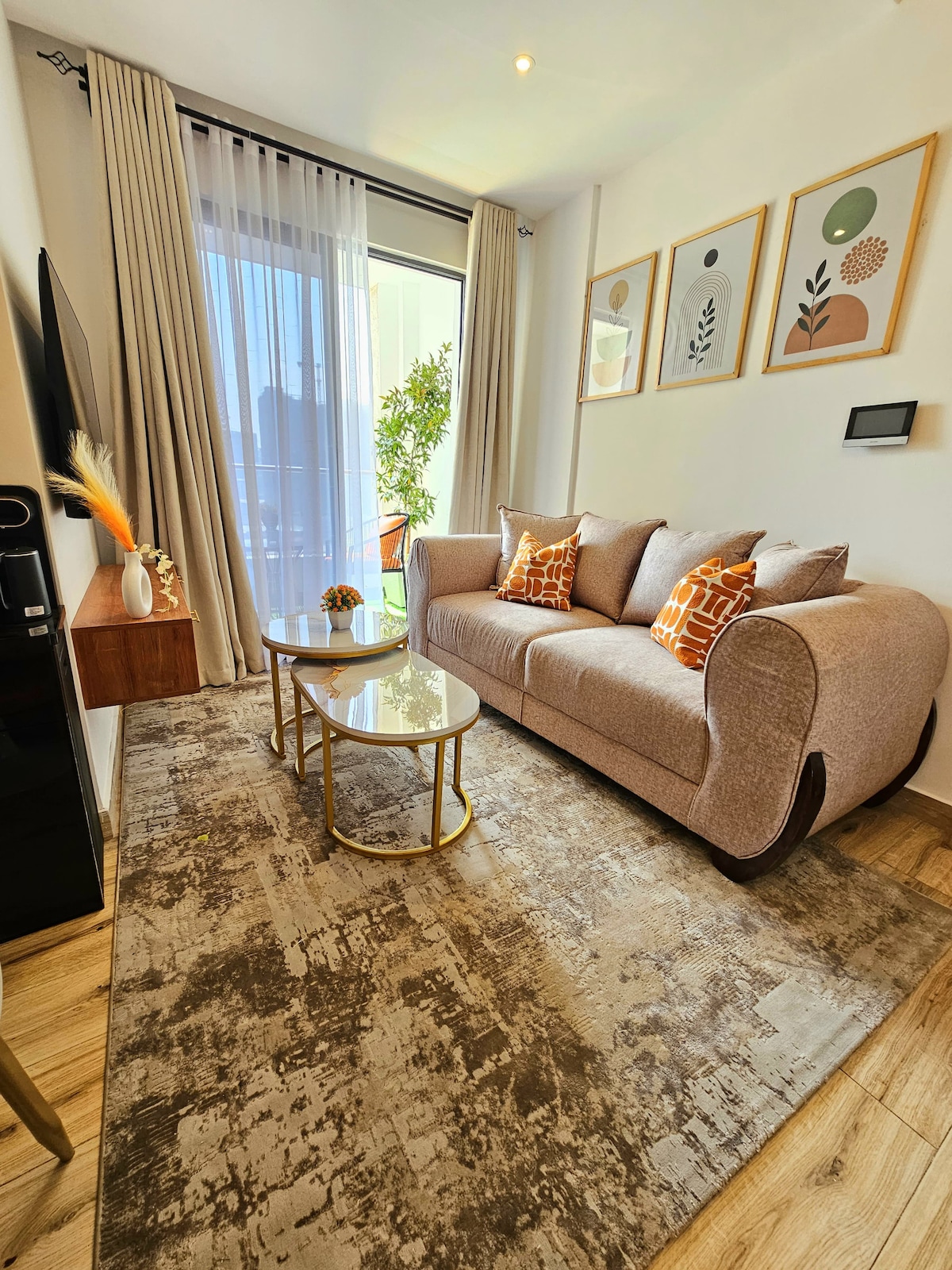 Luxury 1BR Apartment in Westlands, Nairobi — Pool & Gym